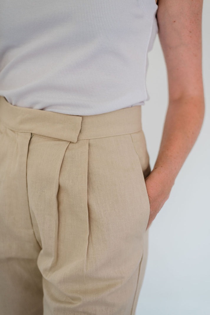 The Pleated Linen Short - Stone - Image 3