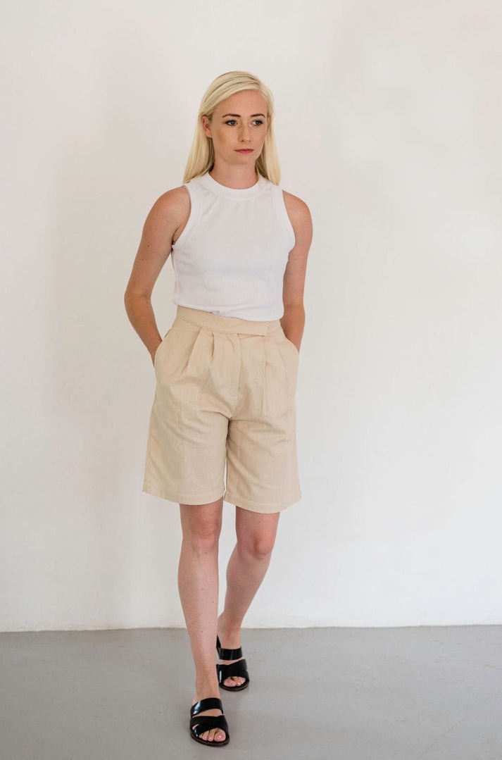 The Pleated Linen Short - Stone