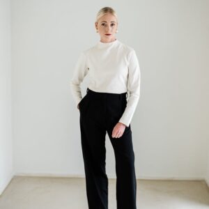 The Pleated Straight-Leg Trouser