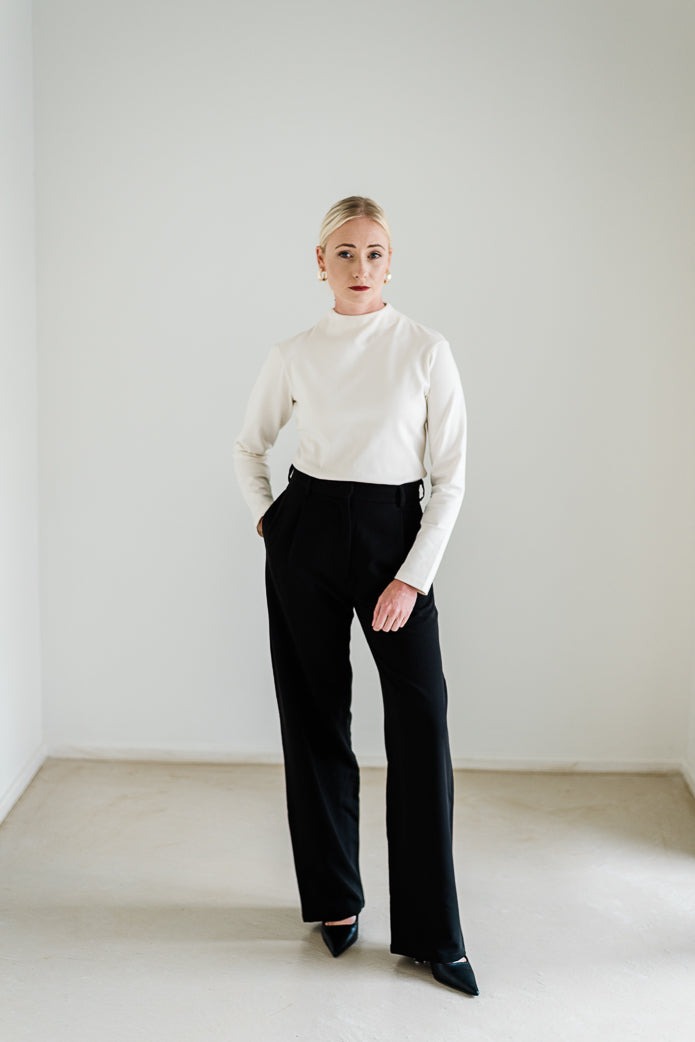 The Pleated Straight-Leg Trouser