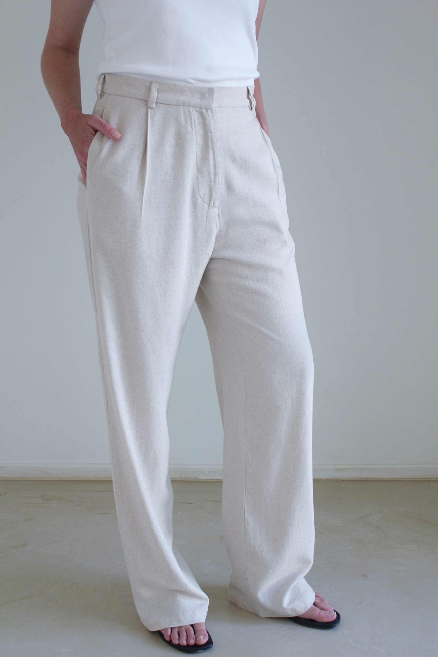 The Wide Leg Linen Trouser - Image 2