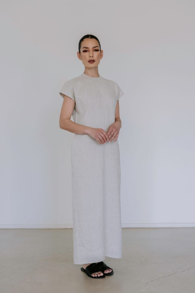 Classic Midi Dress In Pure Linen – Natural
