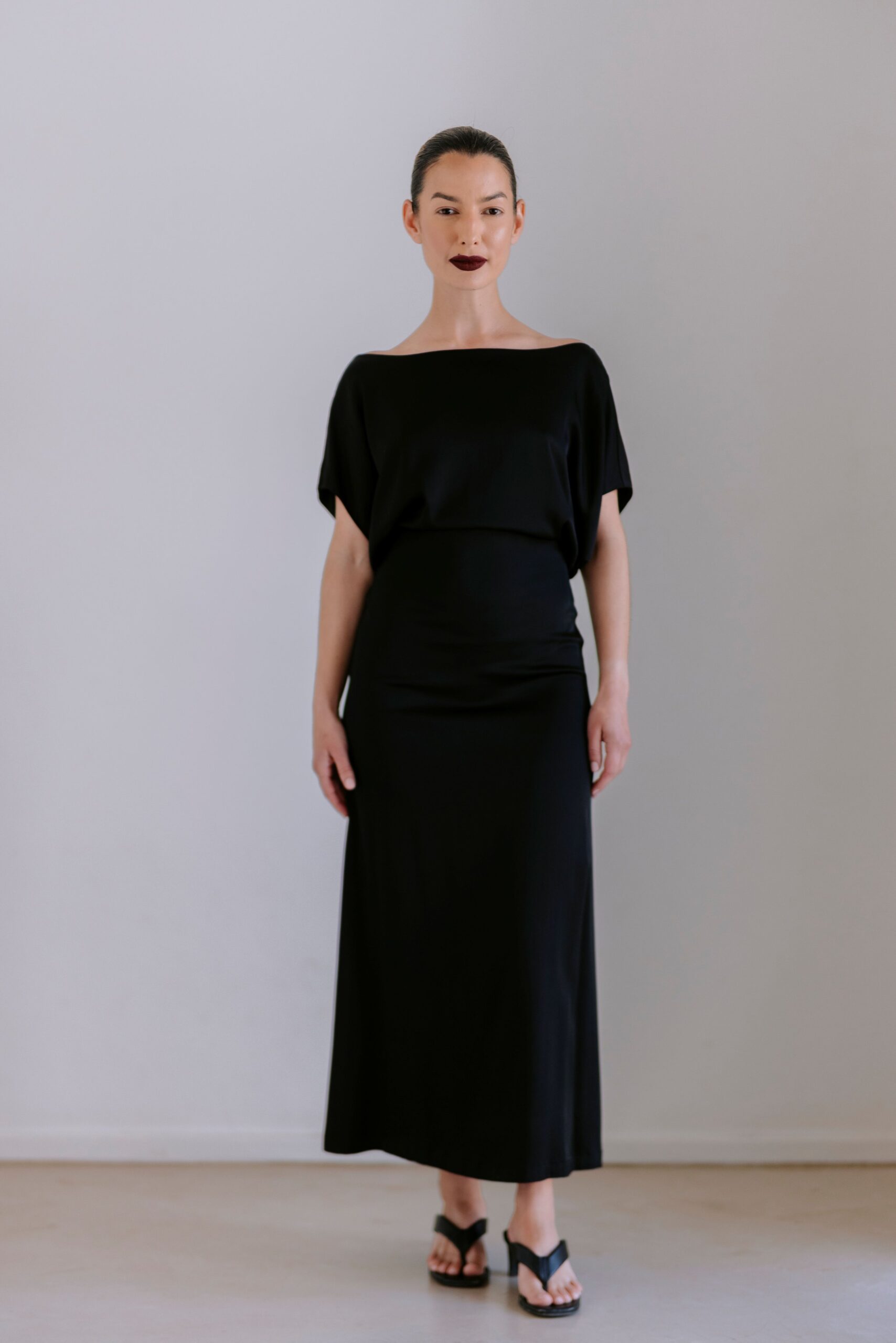 Slouch Waist Dress in Viscose - Black