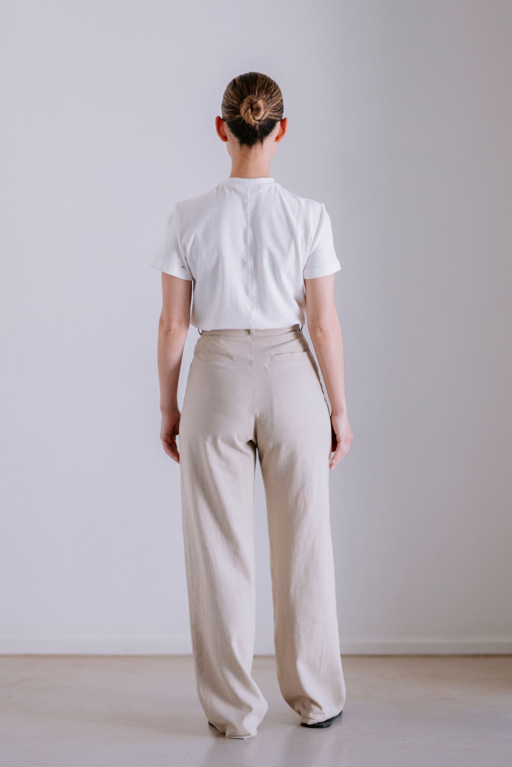 Effortless Linen Trouser - Sand - Image 3
