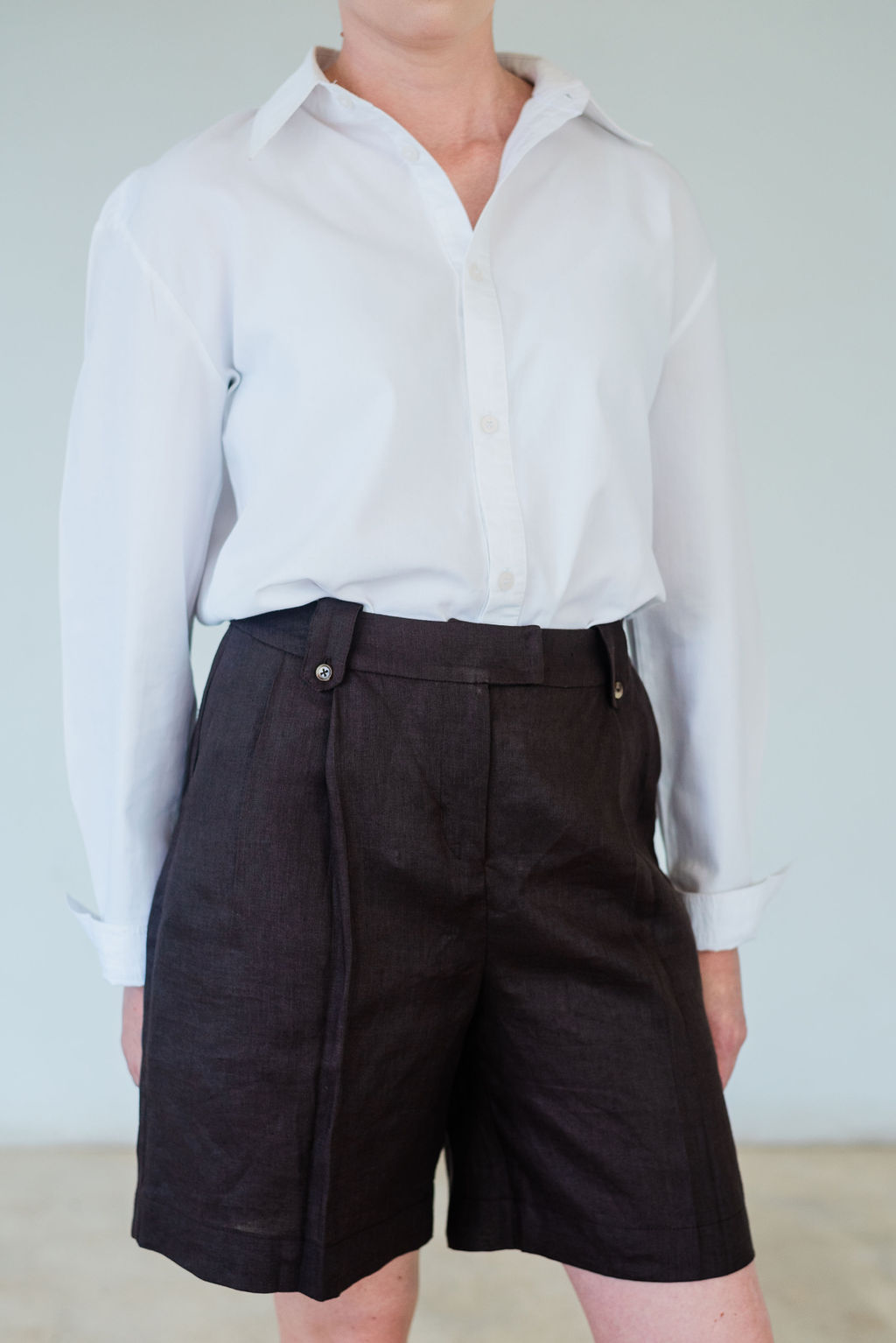 The Tailored Linen Short - Brown - Image 2