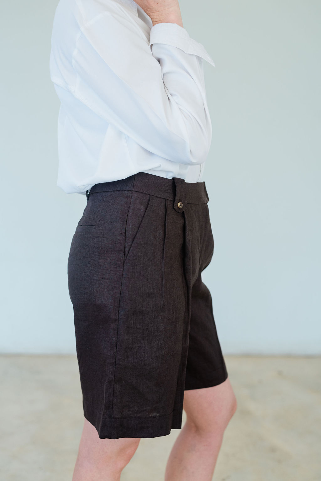 The Tailored Linen Short - Brown - Image 6